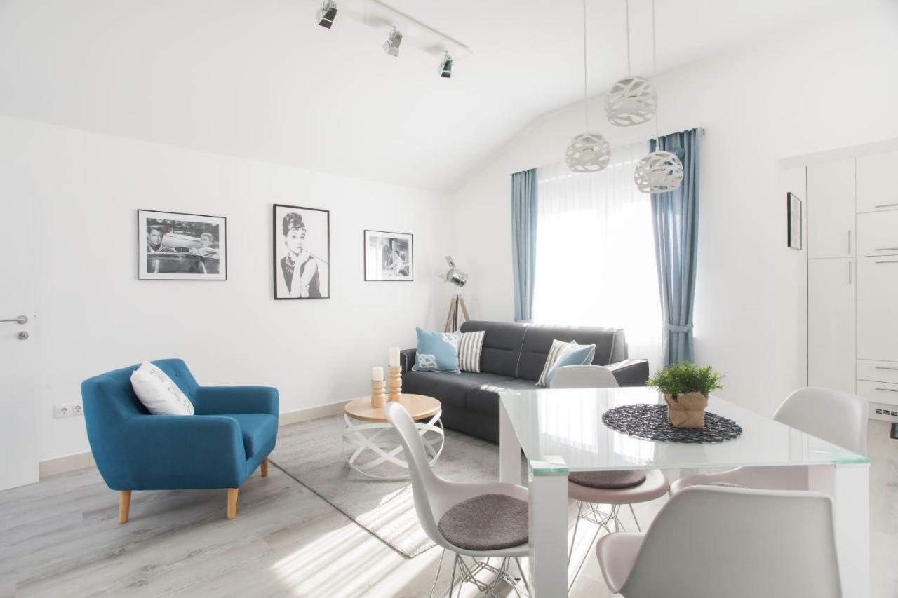 Apartment Movie Primošten Екстериор снимка